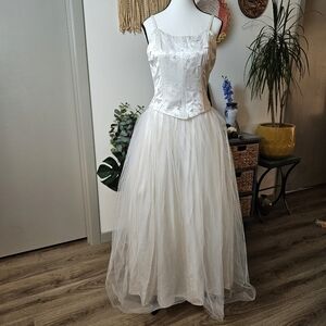Kiki USA embroidered Corset Tulle Gown Size M Vintage Festival Prom White